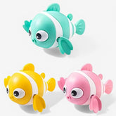 peixe de brinquedo que nada na água